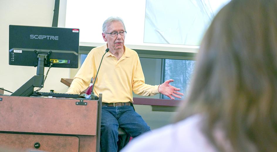 Microbiologist Mark Peeples '74 educates, inspires Heidelberg University